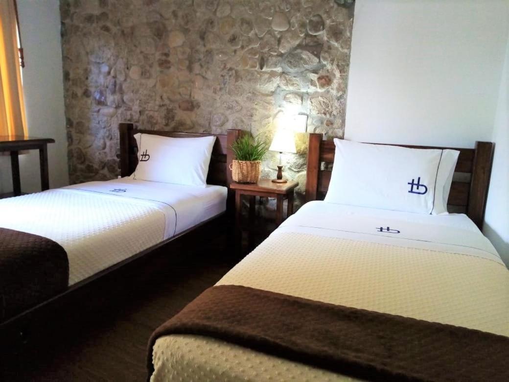 Ecohotel Bordones Isnos Exterior photo