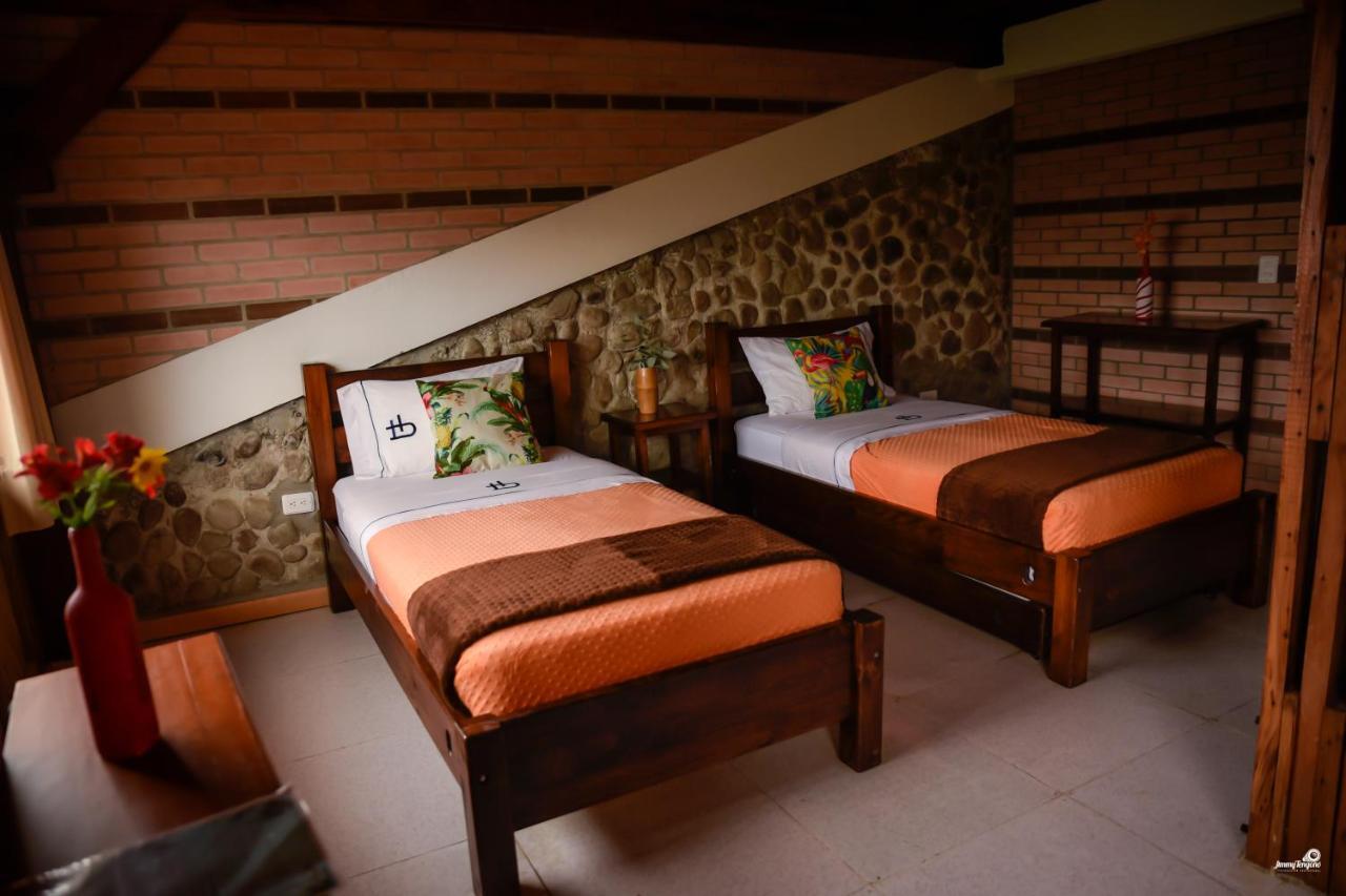 Ecohotel Bordones Isnos Exterior photo